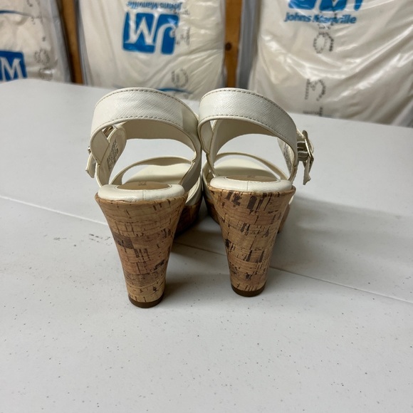 Double Strap Platform Sandals - Picture 5 of 8